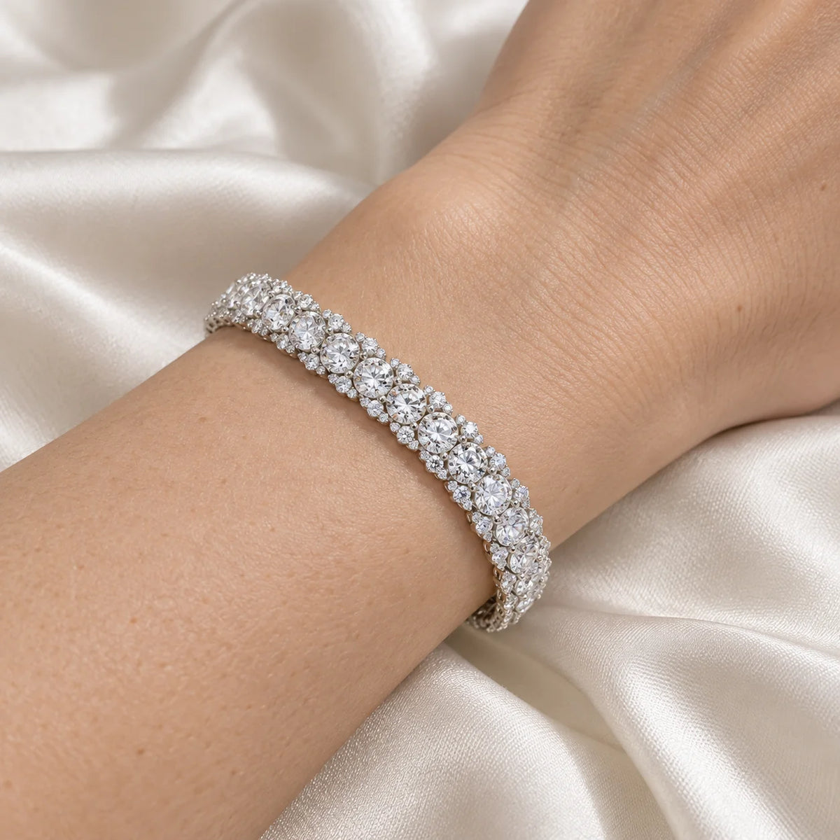 Royal Garland Lab-Grown Diamond Tennis Bracelet in 18K White Gold - White Gold