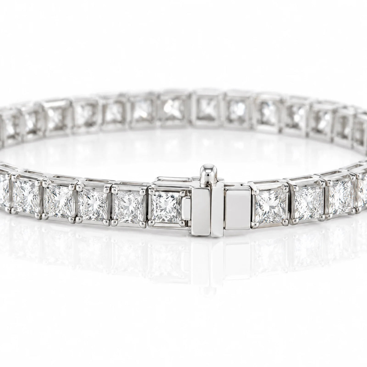 Royal Carré Lab-Grown Diamond Tennis Bracelet - White Gold
