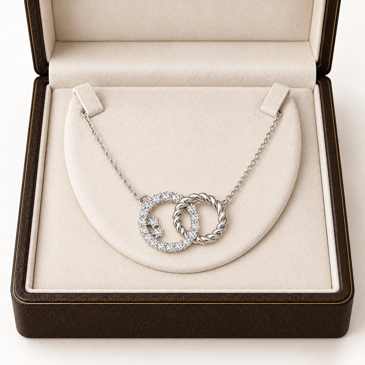 Enlacé Lab-Grown Diamond Interlocking Circles Necklace - White Gold