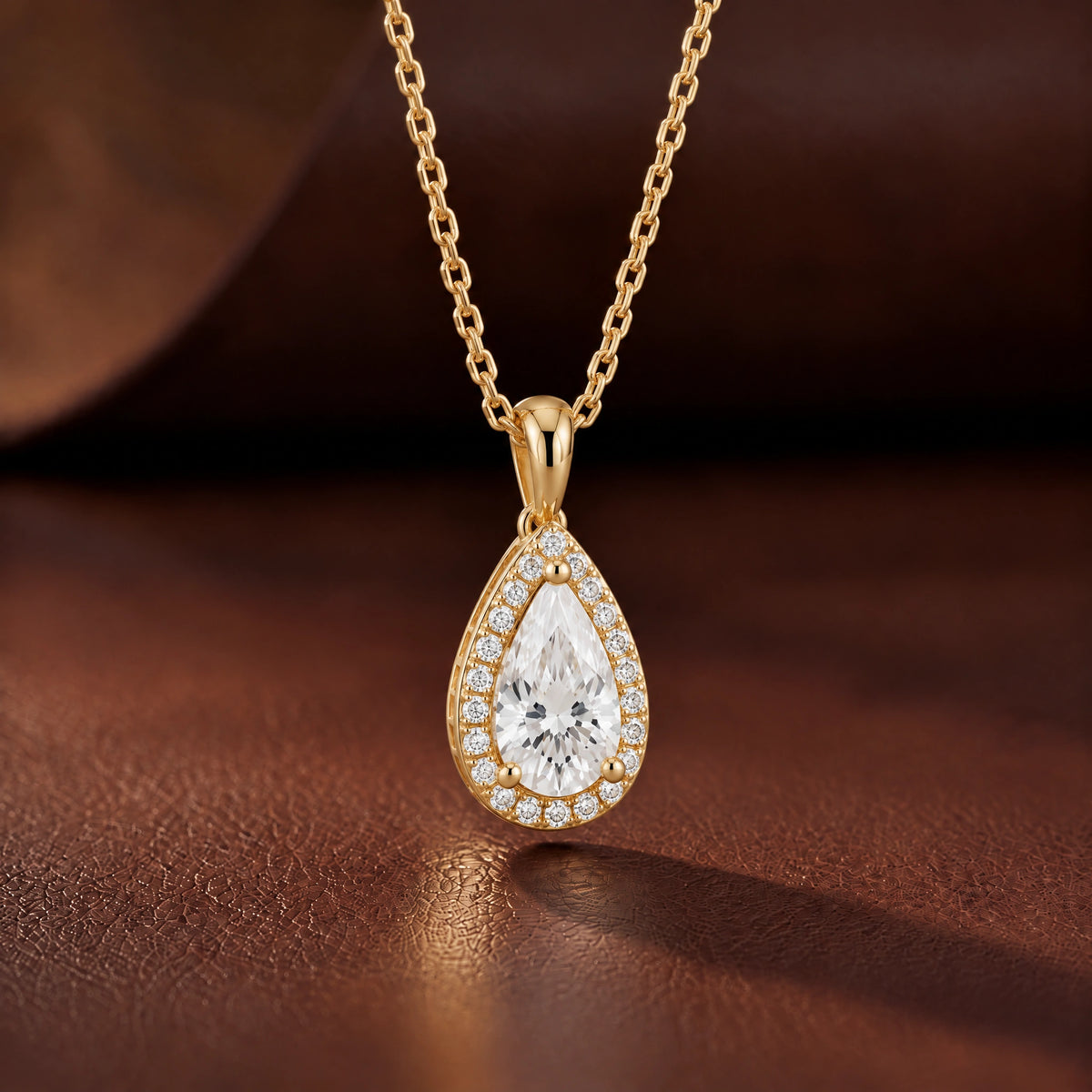 Goutte Pear Lab-Grown Diamond Halo Pendant - Yellow Gold