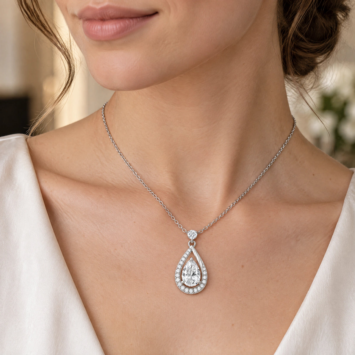 Lune Lab-Grown Diamond Crescent Moon Pendant - White Gold