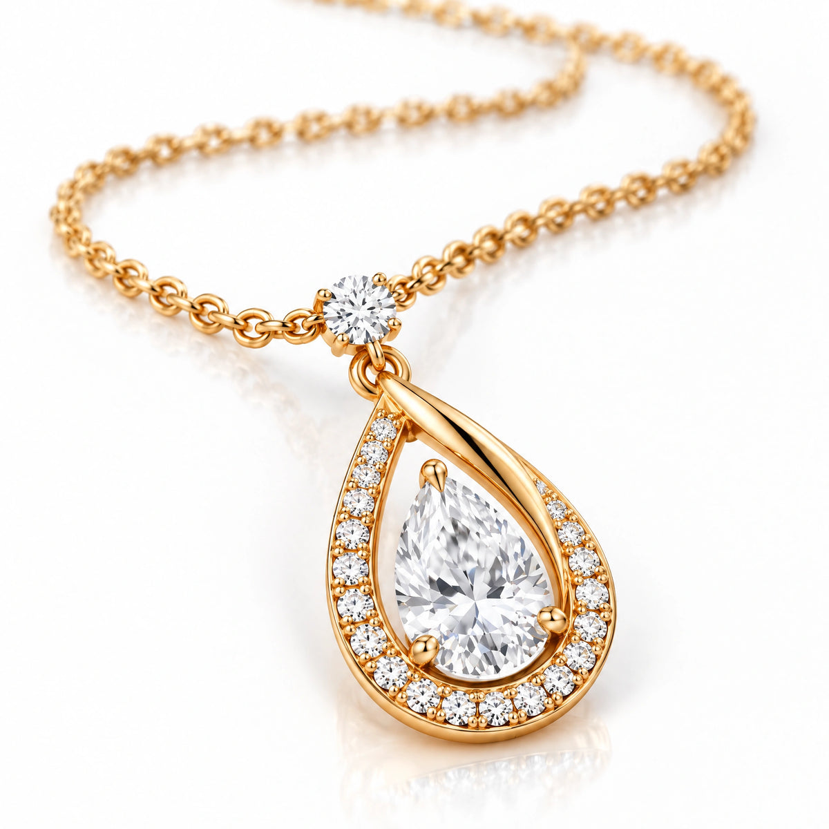 Lune Lab-Grown Diamond Crescent Moon Pendant - Yellow Gold
